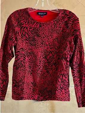 Jones New York Red and Black Animal-Print Long Sleeve Top